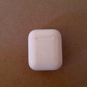 White Wireless Apple Airpods 2nd Gen
